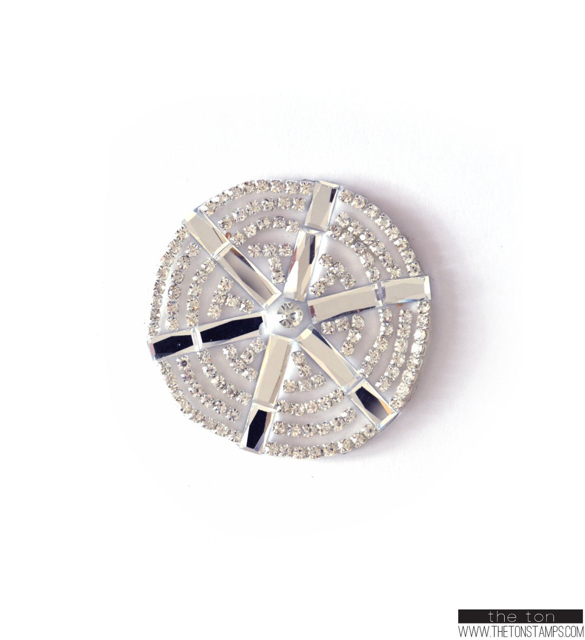 Medallion 3 Crystal Embellishment