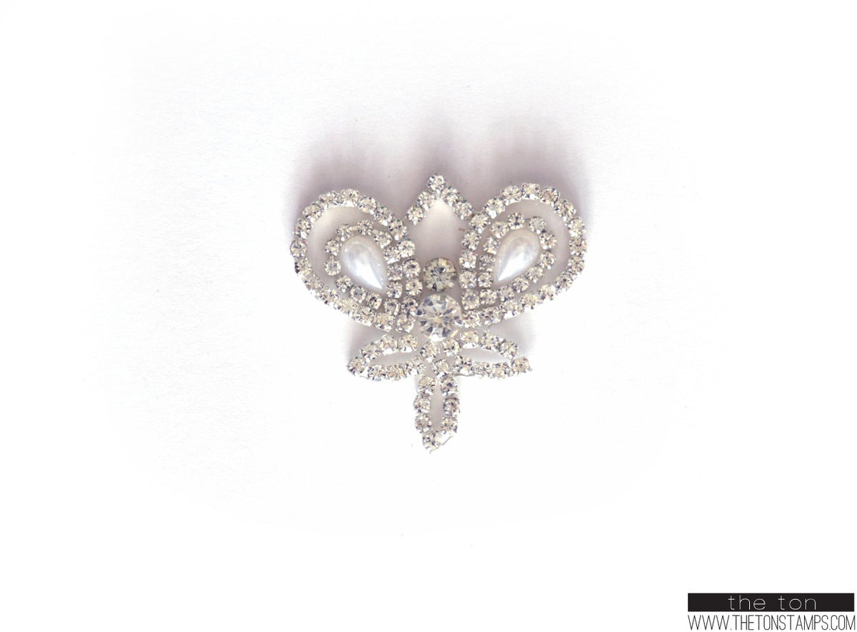 Beau Crystal Embellishment